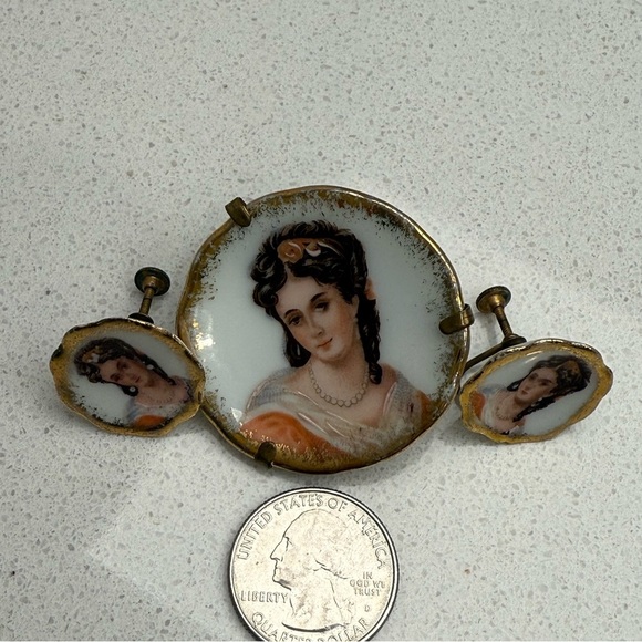 Vintage Limoges Porcelain Hand Painted Brooch and Screwback Earrings Set 1940s - Picture 14 of 14
